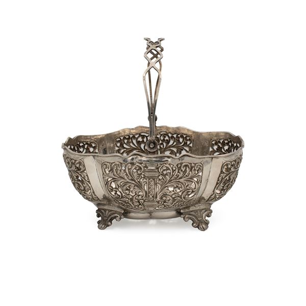 Silver basket with handle  (Italy, 20th century)  - Auction Fine Silver and the Art of the Table - Colasanti Casa d'Aste