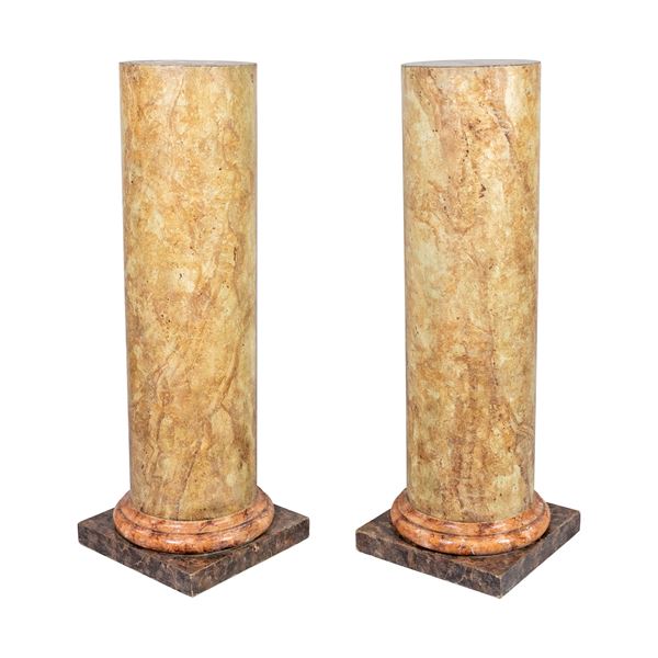 Coppia di colonne in legno laccato  (XIX-XX Sec.)  - Asta Dipinti Antichi, Arredi, Sculture e Oggetti d'Arte - Colasanti Casa d'Aste
