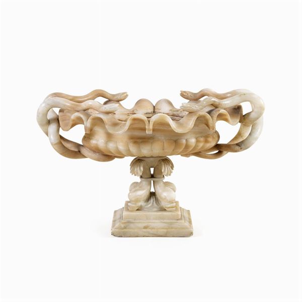 Coppa centrotavola in alabastro  (Italia XIX-XX Sec.)  - Asta Dipinti Antichi, Arredi, Sculture e Oggetti d'Arte - Colasanti Casa d'Aste