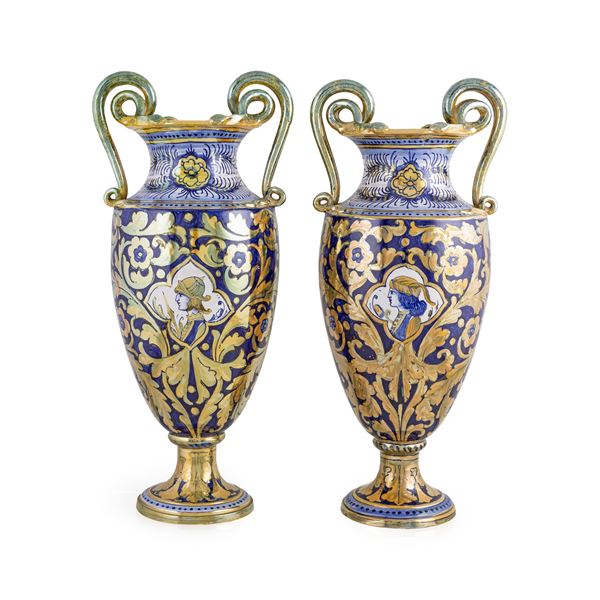 Pair of two-handled majolica vases  (Gualdo Tadino, 20th century)  - Auction Old Master Paintings, Furniture, Sculpture and Works of Art - Colasanti Casa d'Aste