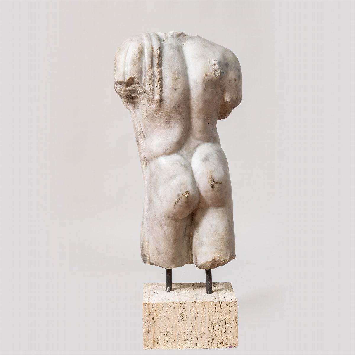 Torso Virile in Marmo Bianco