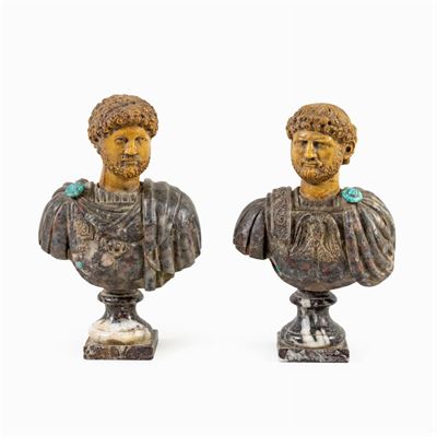 Coppia di Piccoli Busti in Marmi Policromi