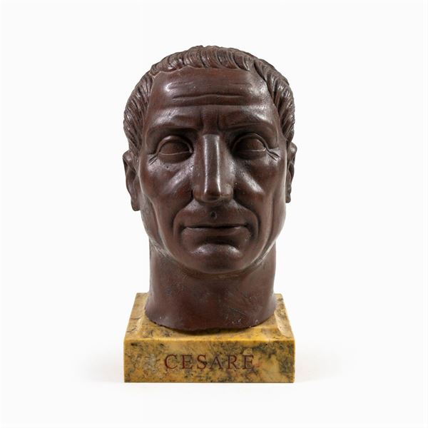 Testa in marmo rosso antico