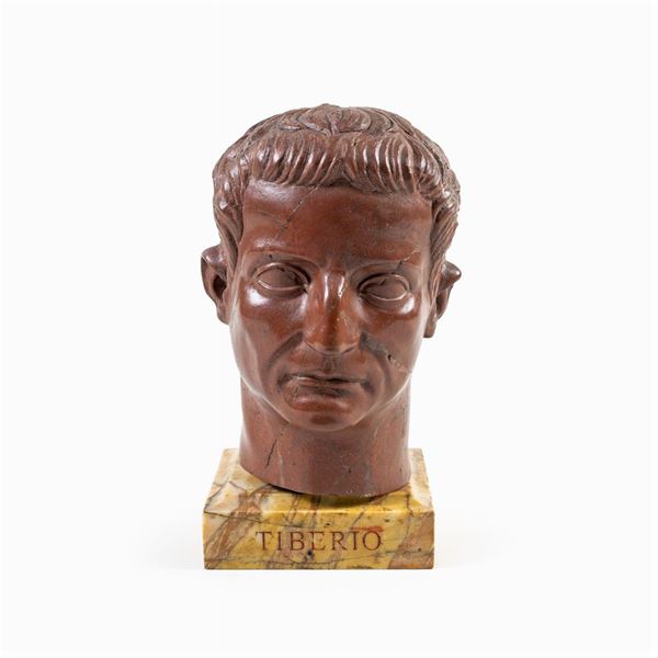 Testa in marmo rosso antico