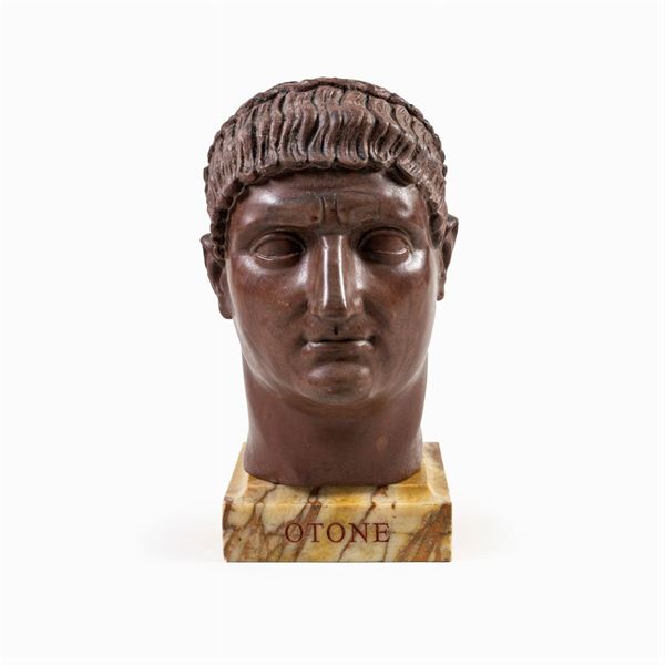 Testa in marmo rosso antico