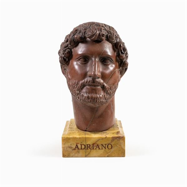 Testa in marmo rosso antico