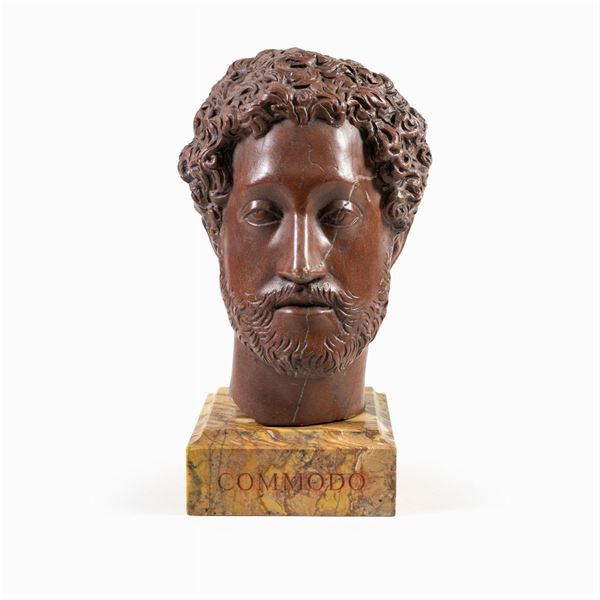 Testa in marmo rosso antico