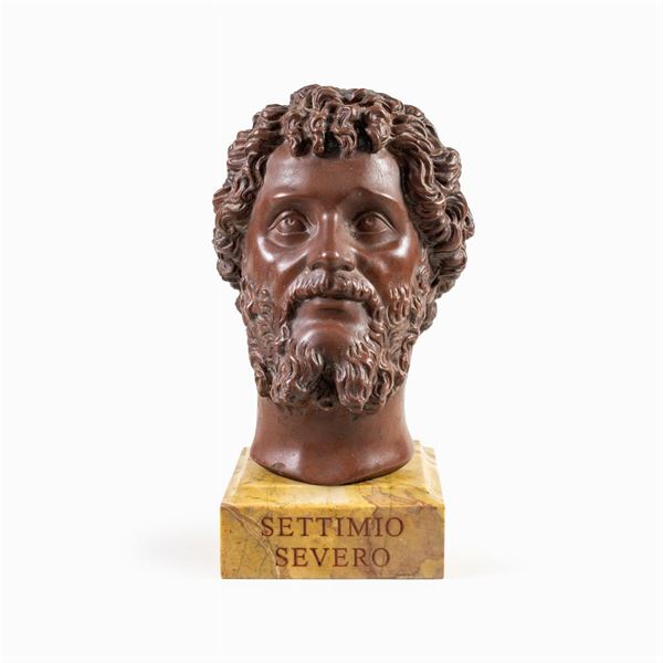 Testa in marmo rosso antico