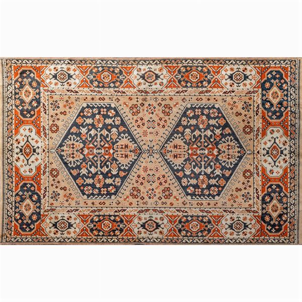 Kirman oriental carpet