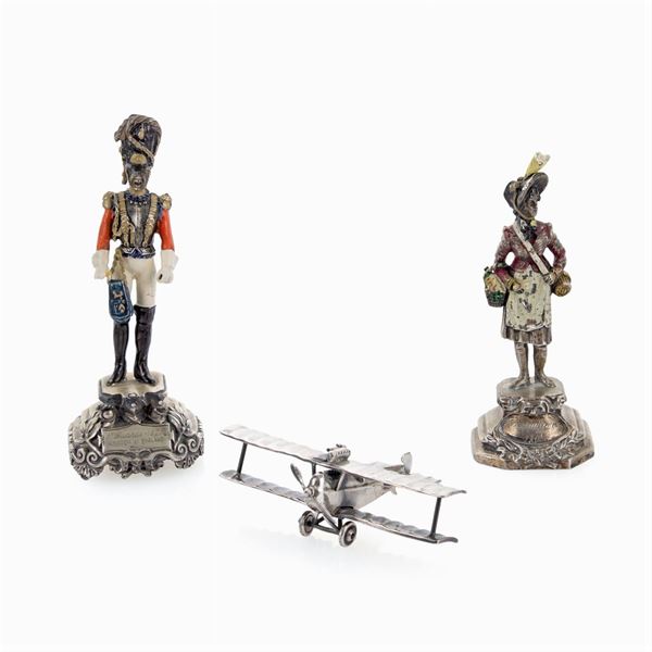 Group of silver objects (3)