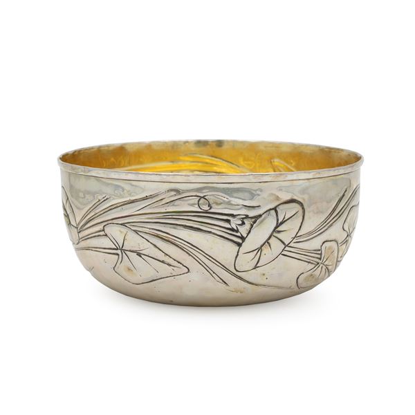 Bowl in argento