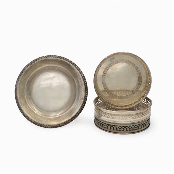 Group of silver objects (4)