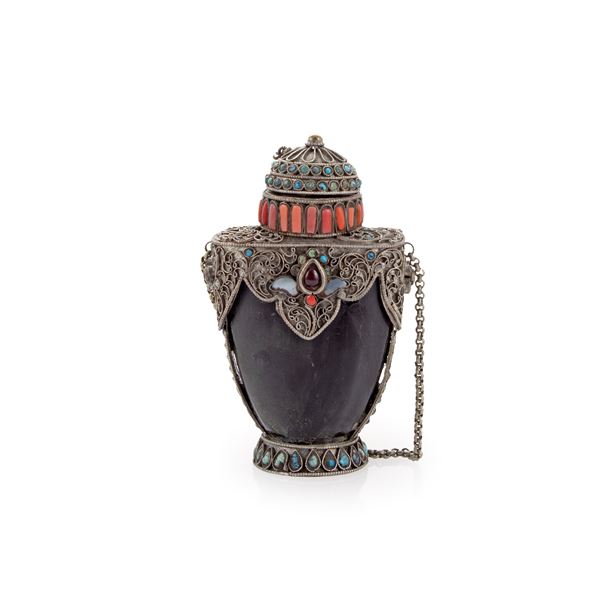 Snuff bottle in metallo argentato e legno  (XIX Sec.)  - Asta Argenti e l'Arte della Tavola - Colasanti Casa d'Aste