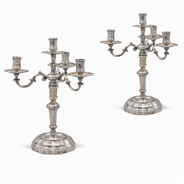 Coppia di candelabri a quattro fiamme in argento  (Italia, XX Sec.)  - Asta Argenti e l'Arte della Tavola - Colasanti Casa d'Aste