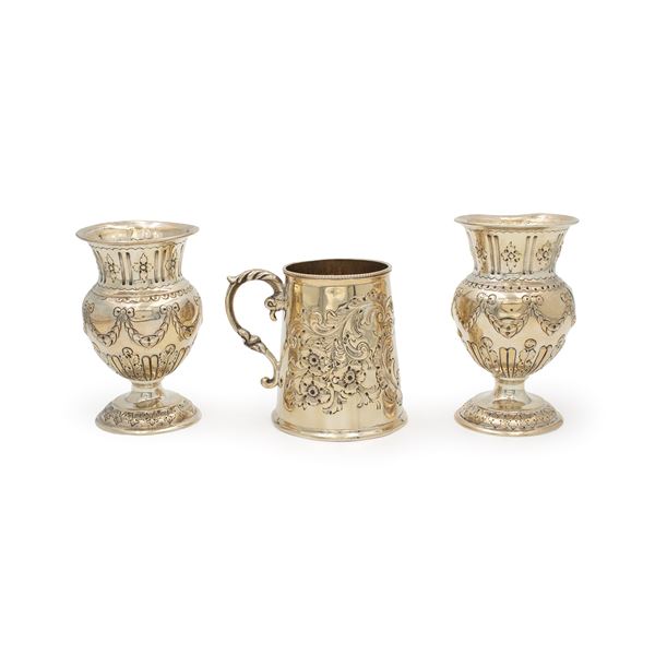 Group of small silver mugs (3)