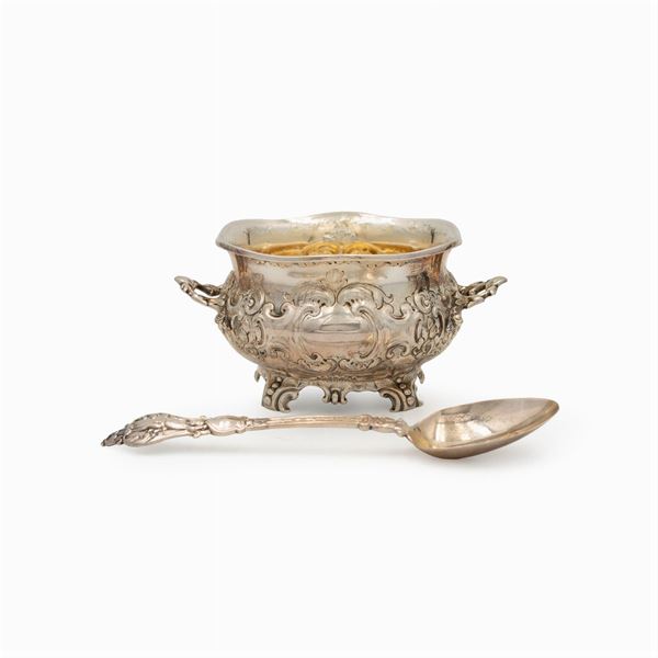 Silver sugar bowl (2)