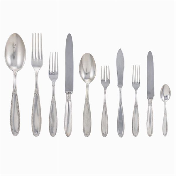 Silver cutlery set (106)