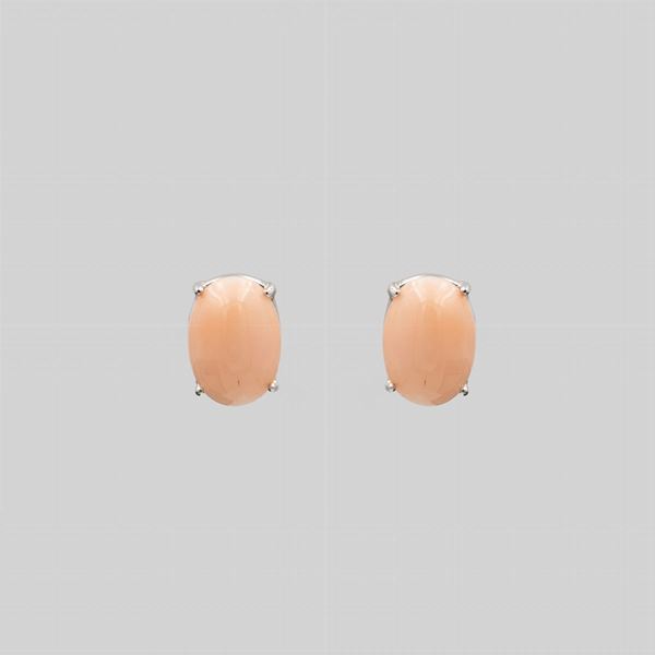Orecchini a lobo in oro bianco 18kt e corallo rosa