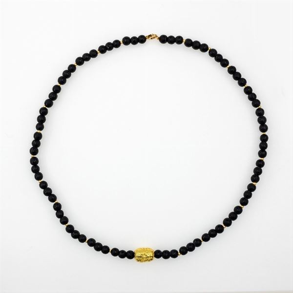 Collana agata nera e ematite gialla, chiusura in oro giallo 18kt