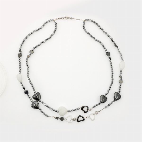 Collana cuori con ematite e agata bianca, chiusura in oro bianco 18kt