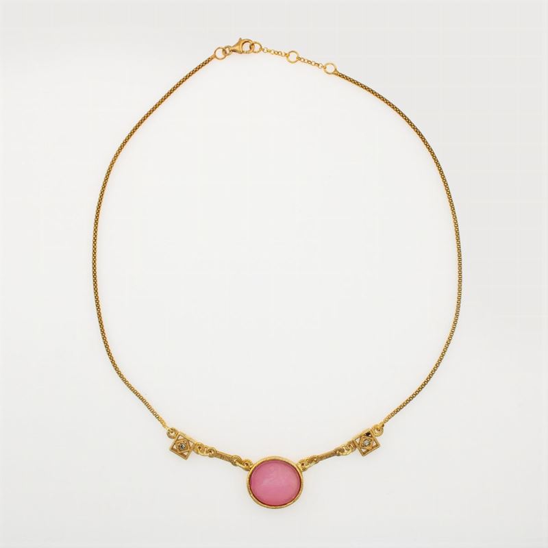 Collana in Argento Dorato e Pasta Vitrea con Cammeo Inciso e Zirconi