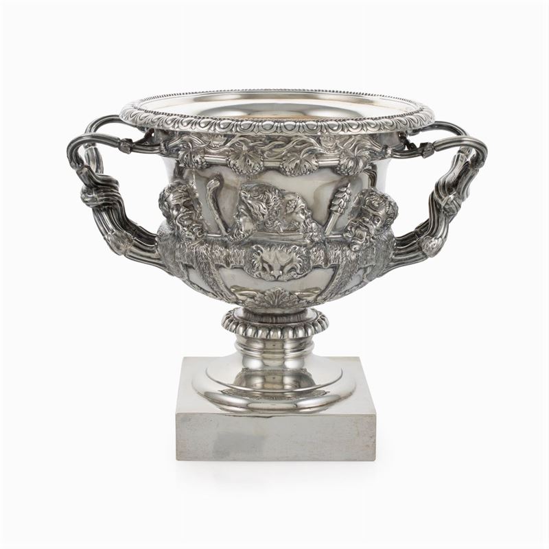 Modello di Vaso Warwick in Argento