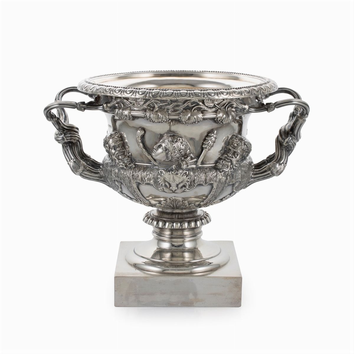 Modello di Vaso Warwick in Argento
