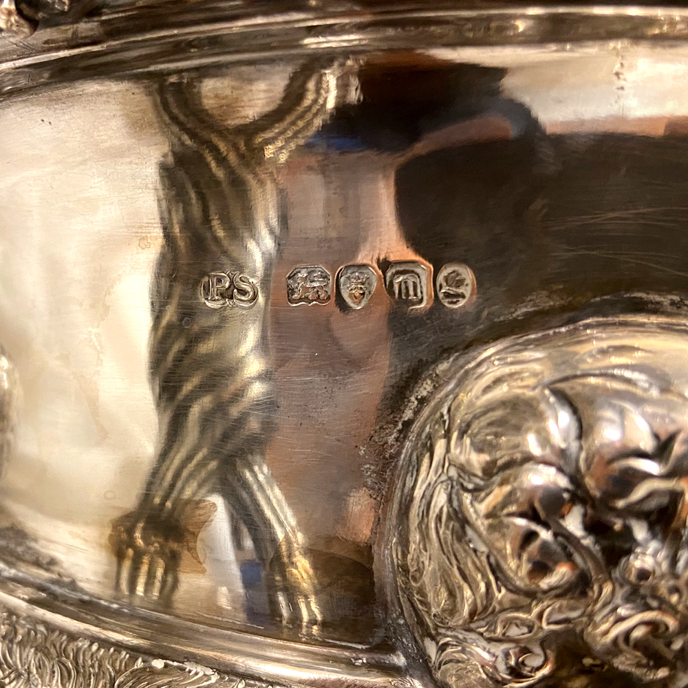 Modello di Vaso Warwick in Argento