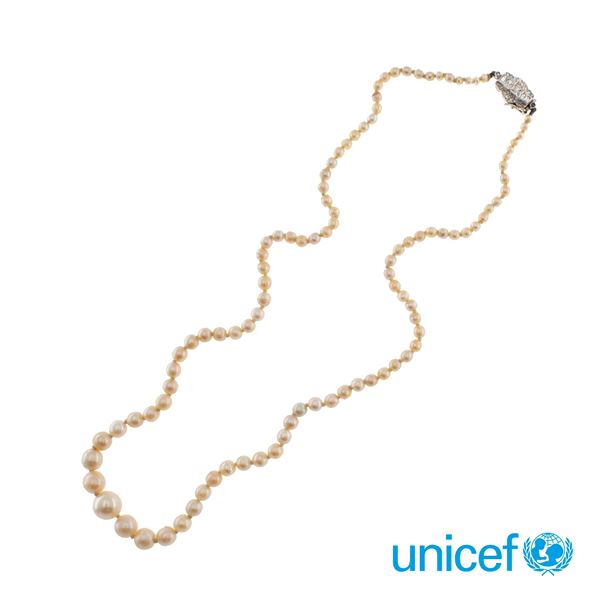 Collana ad un filo di perle coltivate