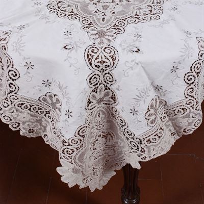 Tovaglia in Lino con Inserti in Pizzo