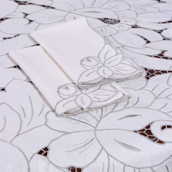 Tovaglia in cotone con decoro floreale