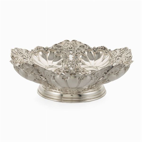 Silver centrepiece