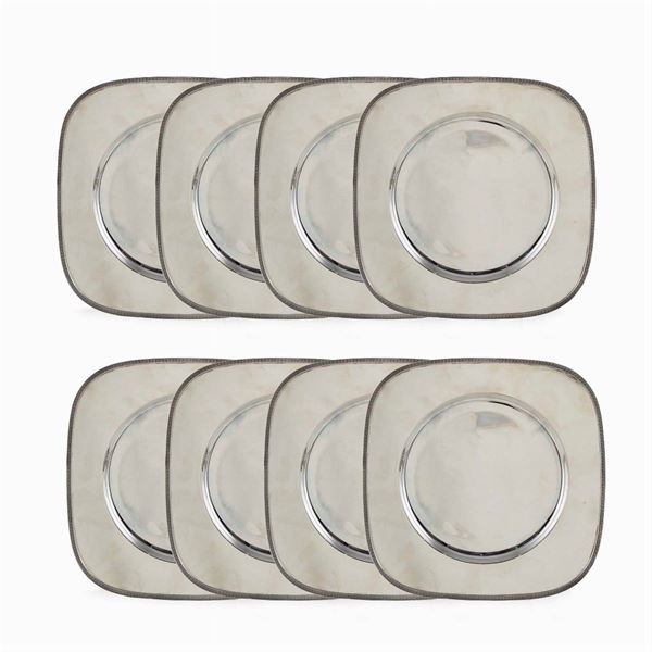 Set of silver under plates (12)