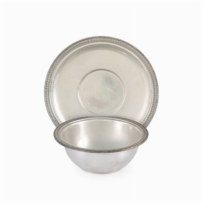 Set di 12 Coppette e 12 Piattini in Argento (24)