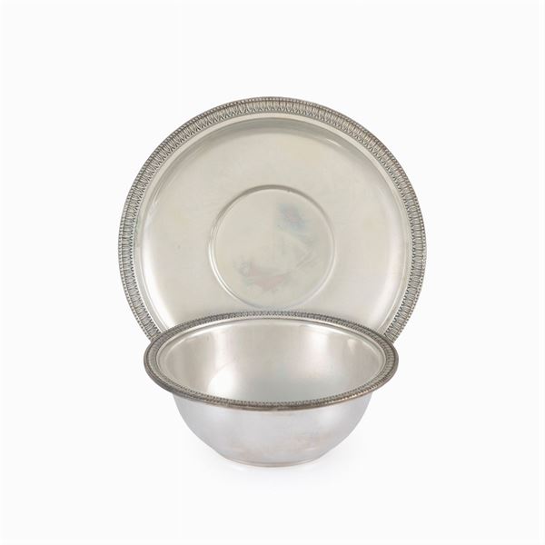 Set of 12 silver cups and 12 saucers (24)