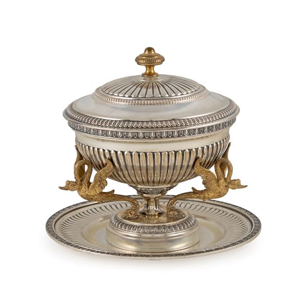 silver and gilded silver Centerpiece  (Italy, 20th century)  - Auction Fine Silver and the Art of the Table - Colasanti Casa d'Aste