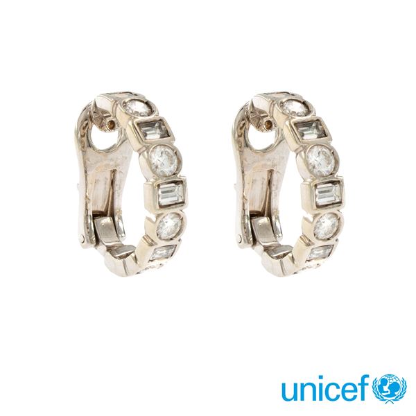 18kt white gold and diamonds semi-circle earrings
