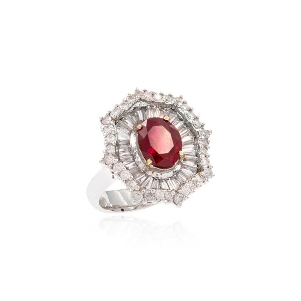 18kt white gold ring with natural ruby and diamonds