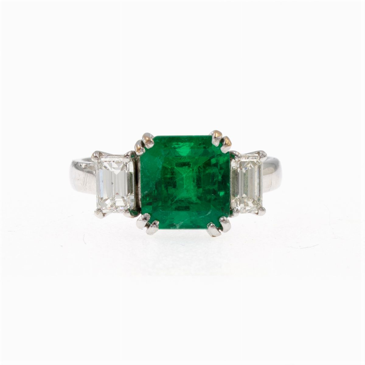 Anello in Oro Bianco 18kt con Smeraldo Colombiano Naturale