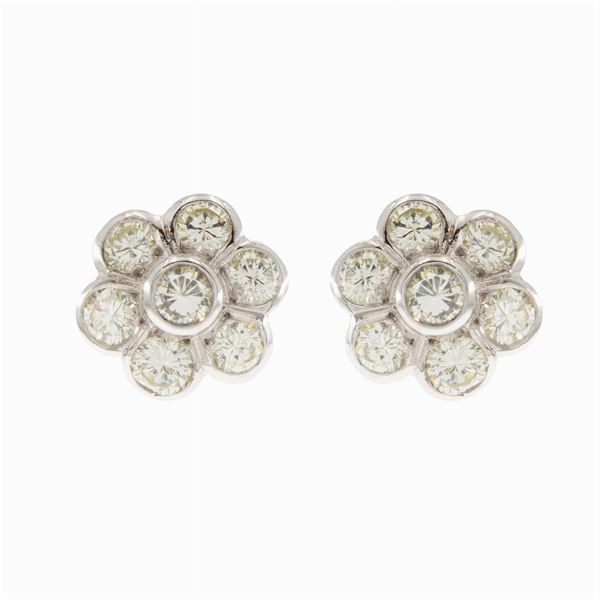 18kt white gold and diamonds lobe earrings