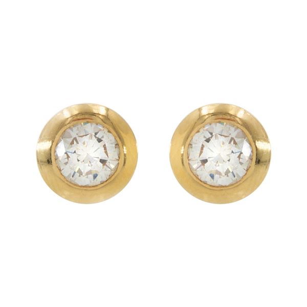 18kt yellow gold lobe earrings with two diamonds