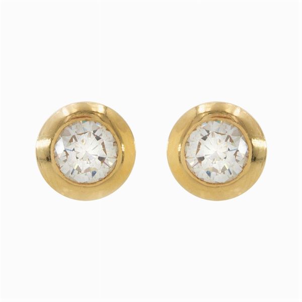 18kt yellow gold lobe earrings with two diamonds