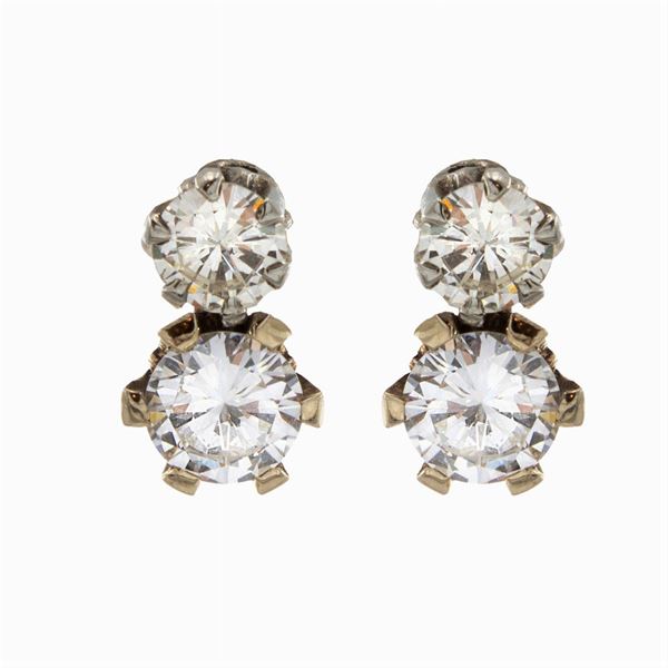 18kt white gold lobe earrings