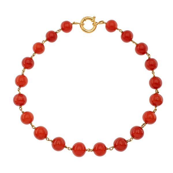 Collana ad un filo di corallo rosso  - Asta Gioielli Orologi | Fashion Vintage - Colasanti Casa d'Aste