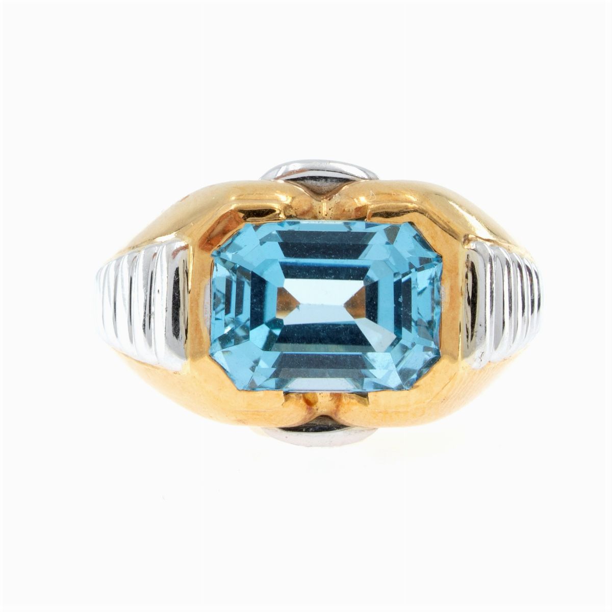 Bulgari Anello Topazio Azzurro