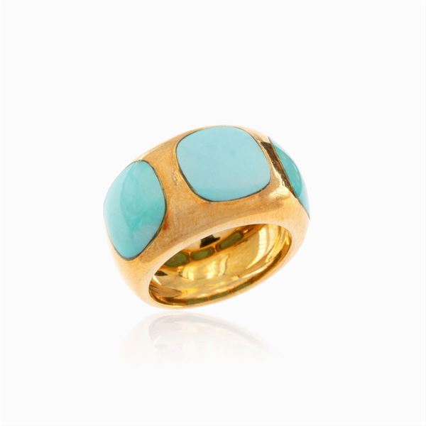 18kt yellow gold ring with three natural turquoises