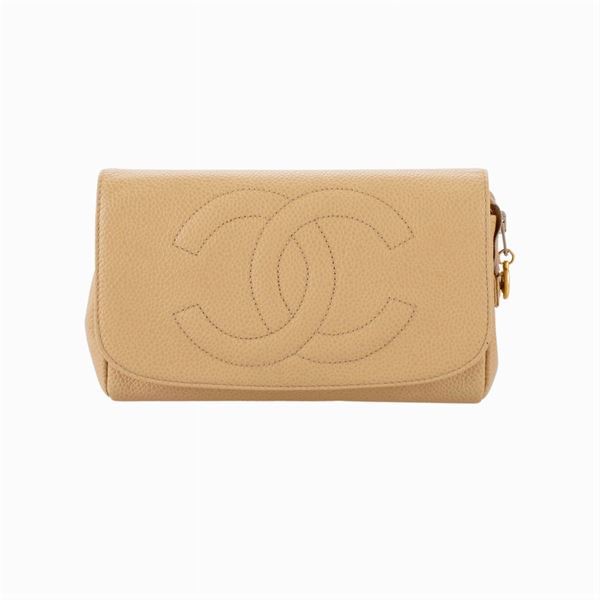 Chanel vintage pochette