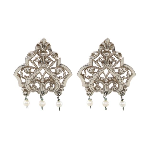 Silver and glass pearls pendant earrings