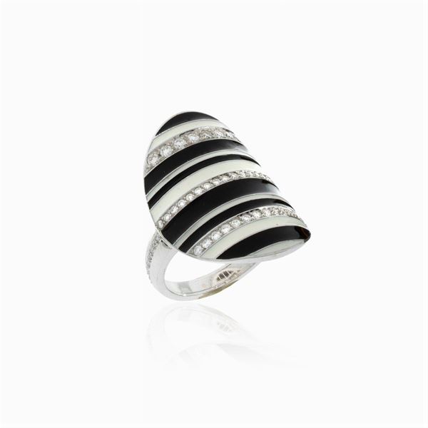 18kt white gold and titanium ring