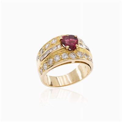 Anello in Oro Giallo 18kt Rubino a Cuore